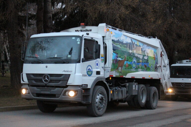 Gobierno Regional y Municipalidad de Coyhaique dan la bienvenida a nuevos camiones del Plan de Gestión de Residuos