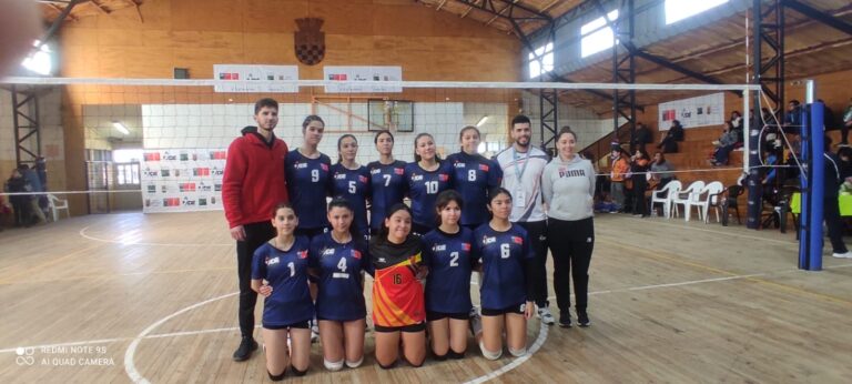 Región Metropolitana vence a Aysén en Voley escolar damas