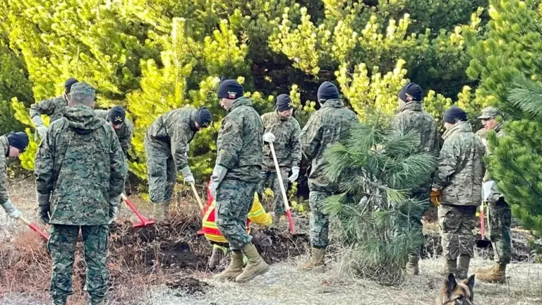 Brigadistas forestales del Ejército reciben instrucción y entrenamiento para el combate de incendios